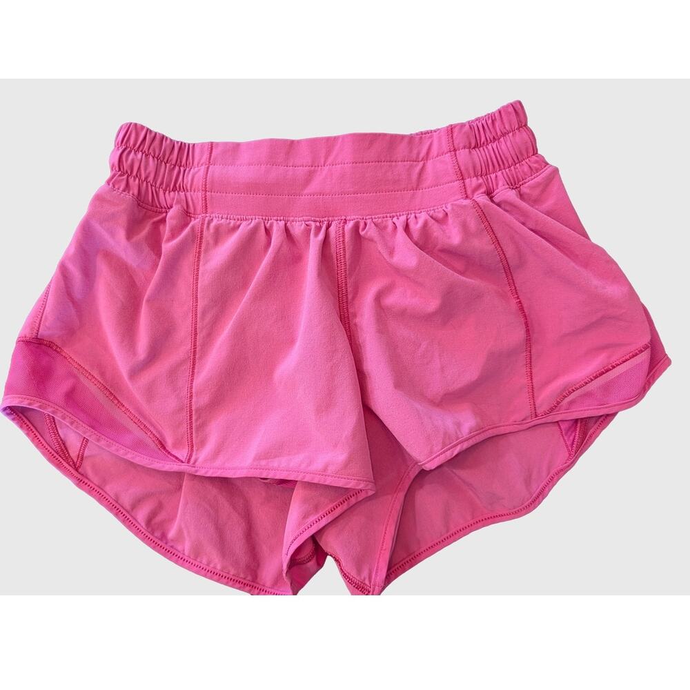 Lululemon Hotty Hot Short II Low Rise Lined 2.5" Size 4 Pink